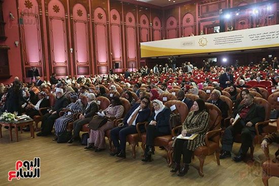 الحضور بالجلسة العلمية الاولي الحضور بالجلسة العلمية الاولي