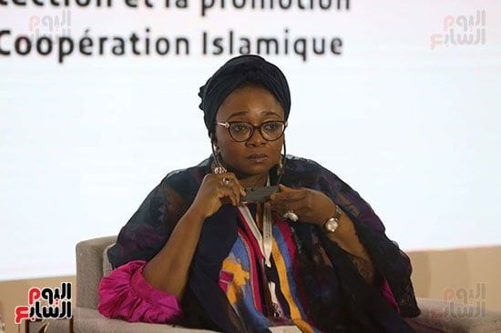 كلمة إحدى المشاركين بالجلسة العلمية كلمة إحدى المشاركين بالجلسة العلمية