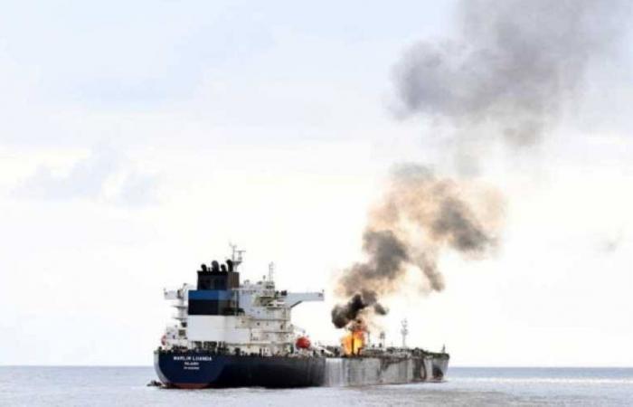 الحوثي يهرب من ضغوط الداخل بمهاجمة البحر الأحمر