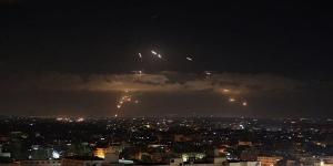 كتائب
      القسام
      تبث
      فيديو
      لرشقة
      صاروخية
      ضخمة
      على
      تل
      أبيب