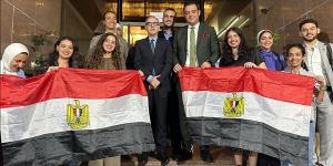 أشرف
      صبحي
      يصطحب
      وفد
      مصر
      بمؤتمر
      المناخ
      للمشاركة
      في
      الانتخابات
      الرئاسية
      بدبي