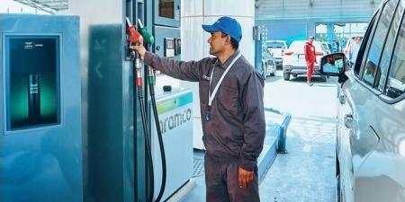 استهلاك
      الفرد
      من
      البنزين
      في
      السعودية
      يتراجع
      إلى
      838
      لتراً
      عام
      2024