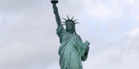 احذر.. منشوراتك على السوشيال ميديا قد تمنعك من الدخول إلى أمريكا