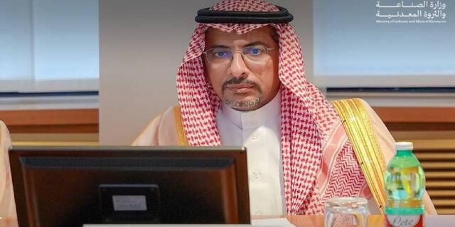 الخريف
      يختتم
      زيارته
      لإيطاليا
      باستعراض
      الفرص
      المُتاحة
      بـ
      12
      قطاعاً
      صناعياً
      واعداً