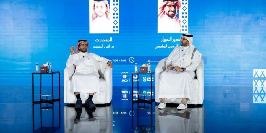 ندوات معرفية بمعرض جدة للكتاب 
تناقش الإدارة الحديثة والإبداع الأدبي