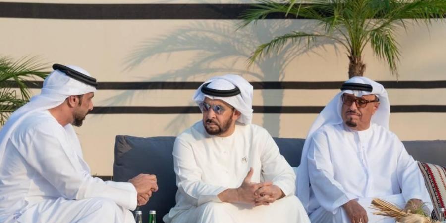 حمدان بن زايد يتفقد مهرجان ليوا الدولي ويطلع على الفعاليات الثقافية والرياضية