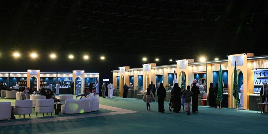 130 عارضا في معرض الذهب بجدة