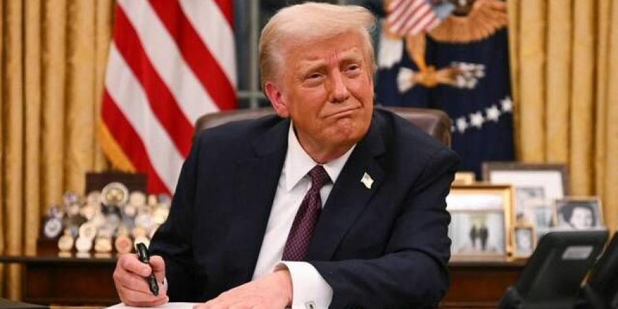 ترامب يدعو لفرض سقف 10% على فوائد بطاقات الائتمان لمدة عام